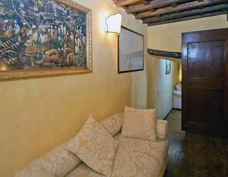 Il Palazzo Apartman Mantignana
